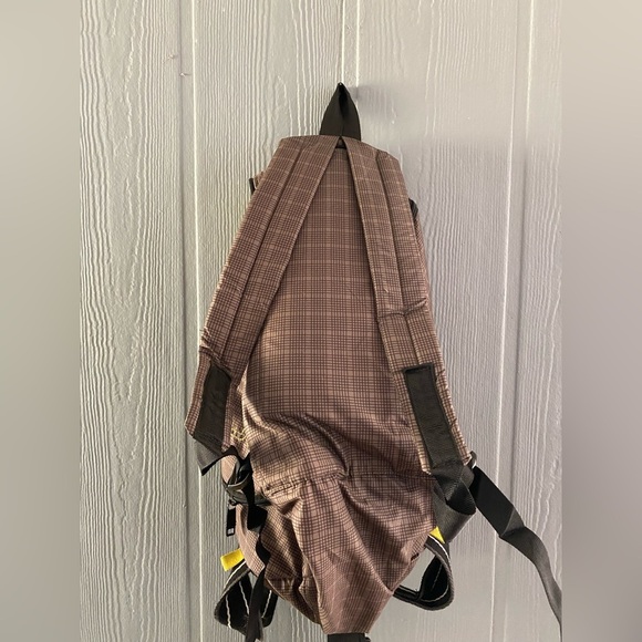 Cropp Convertible Backpack/Duffle​ - Picture 8 of 8